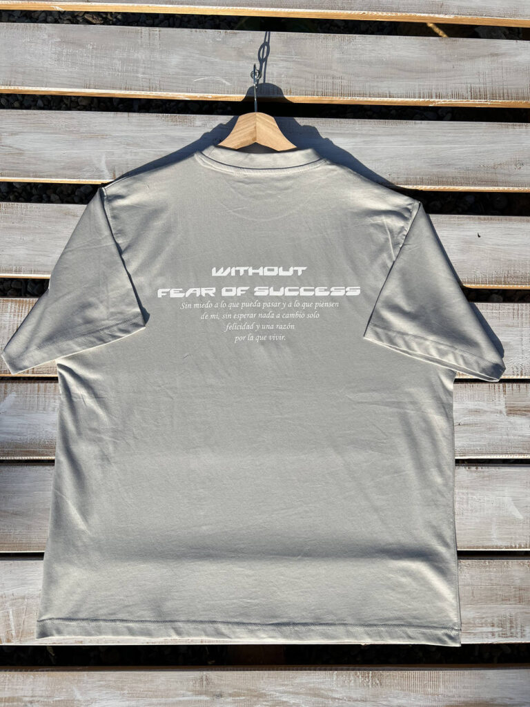camiseta-youngnene-gris-ceniza-03